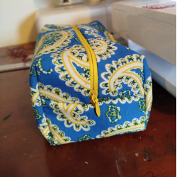 Trousse de maquillage, produits de beauté, trousse d'école