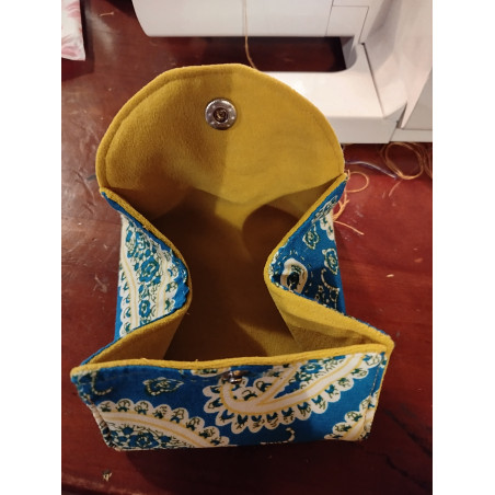 Petit étui bleu et jaune