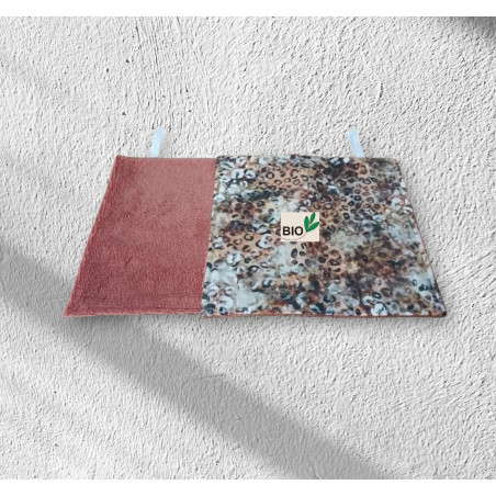 Serviette visage coton bio, modèle léopard