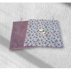 Serviette visage coton bio, modèle feuilles et baies fond rose