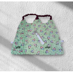 Serviette de table enfant fillettes et fleurs fond vert